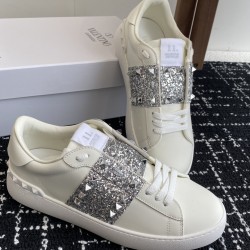 Valentino Shoes Top Quality
Women size 35-41
Men size 39-45