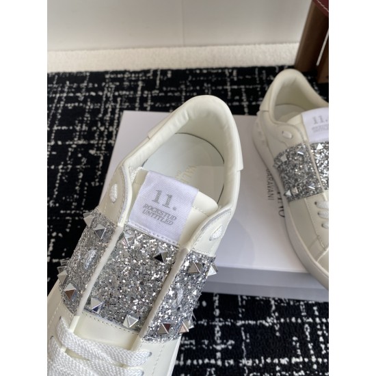 Valentino Shoes Top Quality
Women size 35-41
Men size 39-45