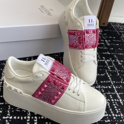 Valentino Shoes Top Quality
Women size 35-41
Men size 39-45
