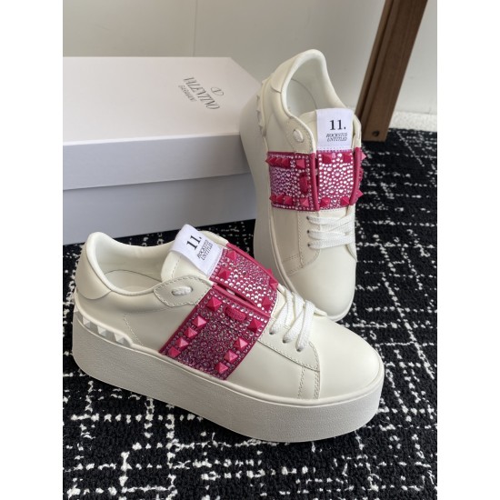 Valentino Shoes Top Quality
Women size 35-41
Men size 39-45