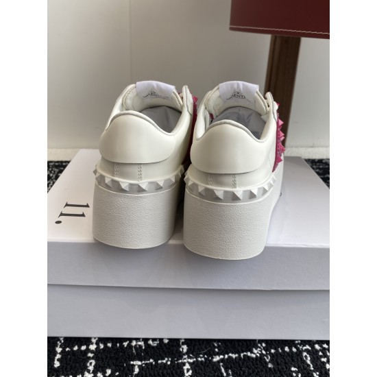 Valentino Shoes Top Quality
Women size 35-41
Men size 39-45