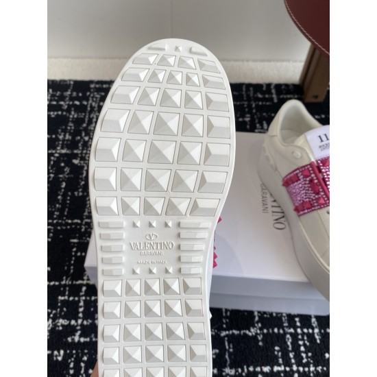 Valentino Shoes Top Quality
Women size 35-41
Men size 39-45