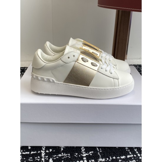 Valentino Shoes Top Quality
Women size 35-41
Men size 39-45