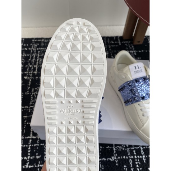Valentino Shoes Top Quality
Women size 35-41
Men size 39-45