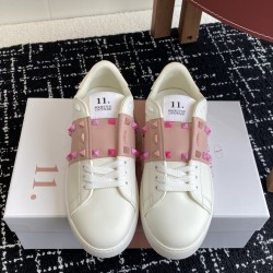 Valentino Shoes Top Quality
Women size 35-41
Men size 39-45