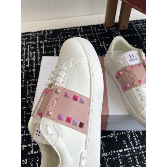 Valentino Shoes Top Quality
Women size 35-41
Men size 39-45