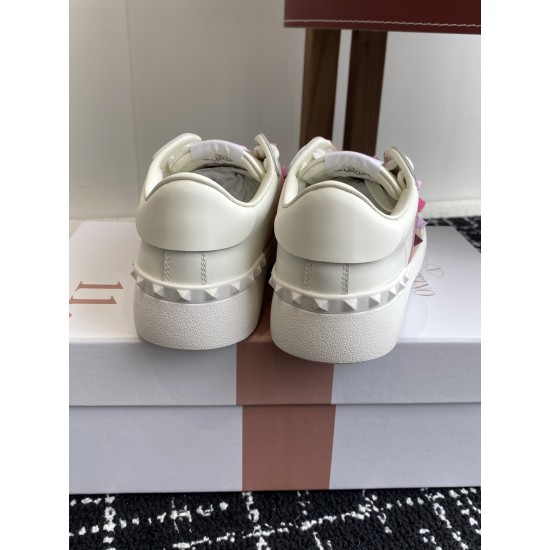 Valentino Shoes Top Quality
Women size 35-41
Men size 39-45