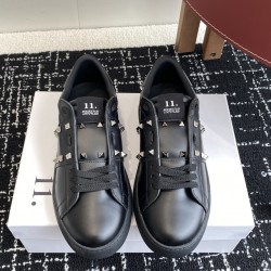 Valentino Shoes Top Quality
Women size 35-41
Men size 39-45