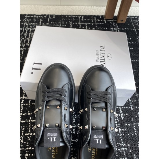 Valentino Shoes Top Quality
Women size 35-41
Men size 39-45
