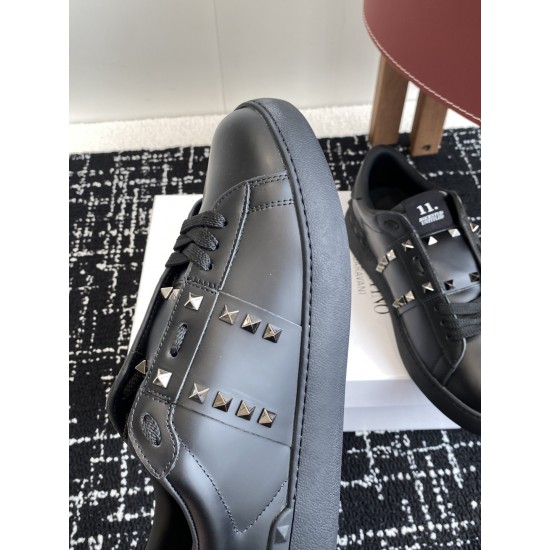 Valentino Shoes Top Quality
Women size 35-41
Men size 39-45