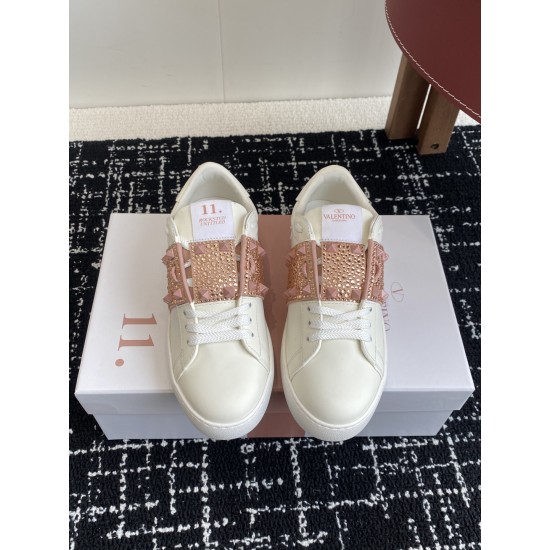Valentino Shoes Top Quality
Women size 35-41
Men size 39-45