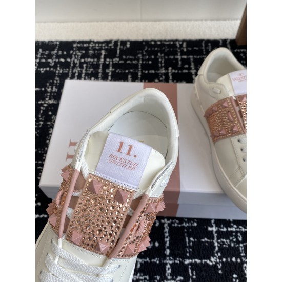 Valentino Shoes Top Quality
Women size 35-41
Men size 39-45