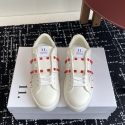 Valentino Shoes Top Quality
Women size 35-41
Men size 39-45