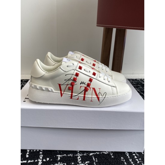 Valentino Shoes Top Quality
Women size 35-41
Men size 39-45