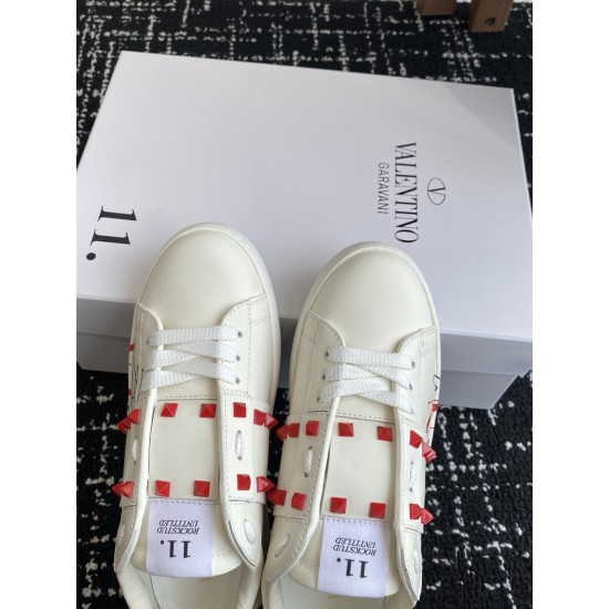 Valentino Shoes Top Quality
Women size 35-41
Men size 39-45