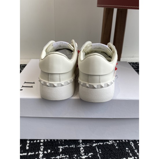 Valentino Shoes Top Quality
Women size 35-41
Men size 39-45