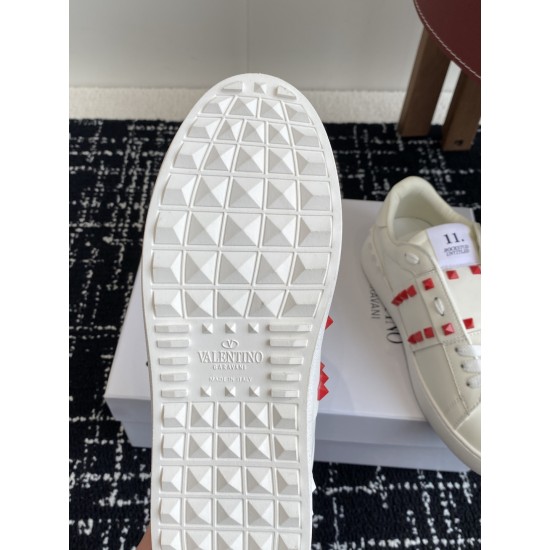 Valentino Shoes Top Quality
Women size 35-41
Men size 39-45