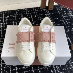 Valentino Shoes Top Quality
Women size 35-41
Men size 39-45