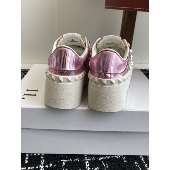 Valentino Shoes Top Quality
Women size 35-41
Men size 39-45