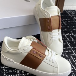 Valentino Shoes Top Quality
Women size 35-41
Men size 39-45