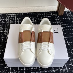 Valentino Shoes Top Quality
Women size 35-41
Men size 39-45