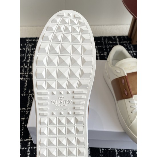 Valentino Shoes Top Quality
Women size 35-41
Men size 39-45