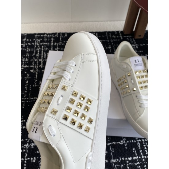 Valentino Shoes Top Quality
Women size 35-41
Men size 39-45