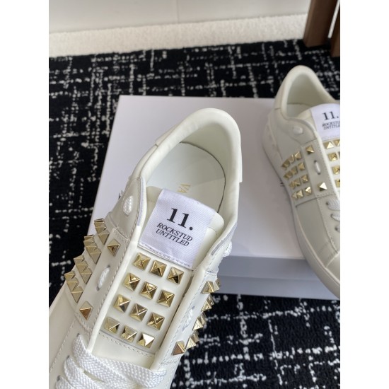 Valentino Shoes Top Quality
Women size 35-41
Men size 39-45