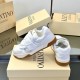 Valentino Shoes Top Quality
Women size 35-41
Men size 39-45