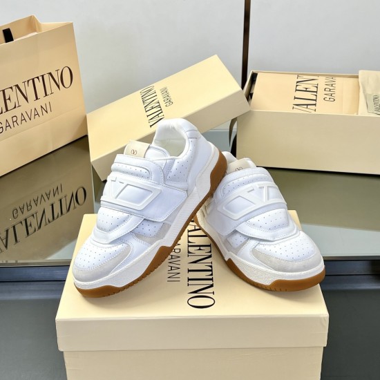 Valentino Shoes Top Quality
Women size 35-41
Men size 39-45
