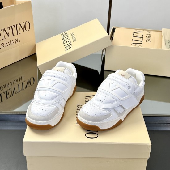 Valentino Shoes Top Quality
Women size 35-41
Men size 39-45