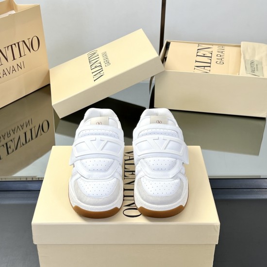Valentino Shoes Top Quality
Women size 35-41
Men size 39-45