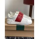 Valentino Shoes Top Quality
Women size 35-41
Men size 39-45