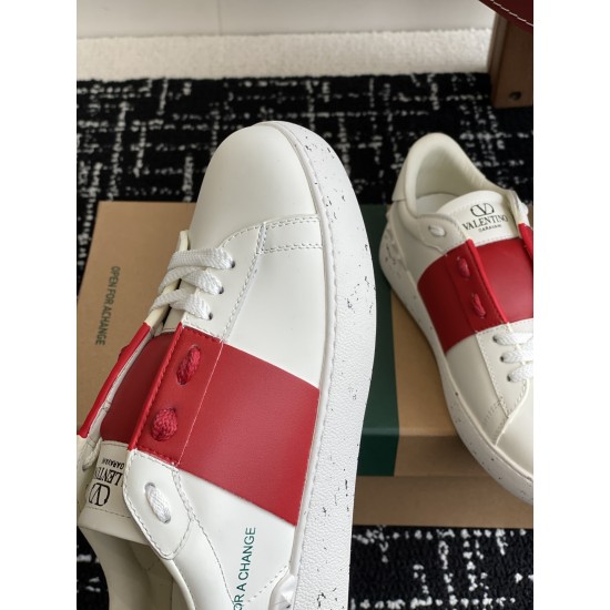 Valentino Shoes Top Quality
Women size 35-41
Men size 39-45