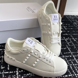 Valentino Shoes Top Quality
Women size 35-41
Men size 39-45