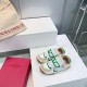 Valentino Shoes Top Quality
Women size 35-41
Men size 39-45