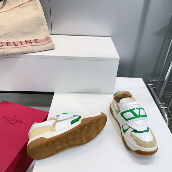 Valentino Shoes Top Quality
Women size 35-41
Men size 39-45