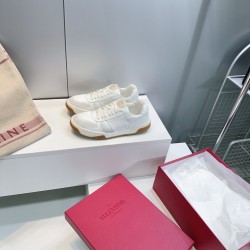 Valentino Shoes Top Quality
Women size 35-41
Men size 39-45