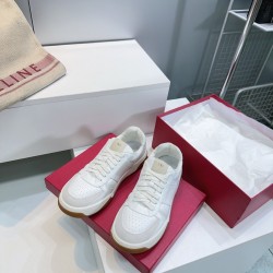 Valentino Shoes Top Quality
Women size 35-41
Men size 39-45
