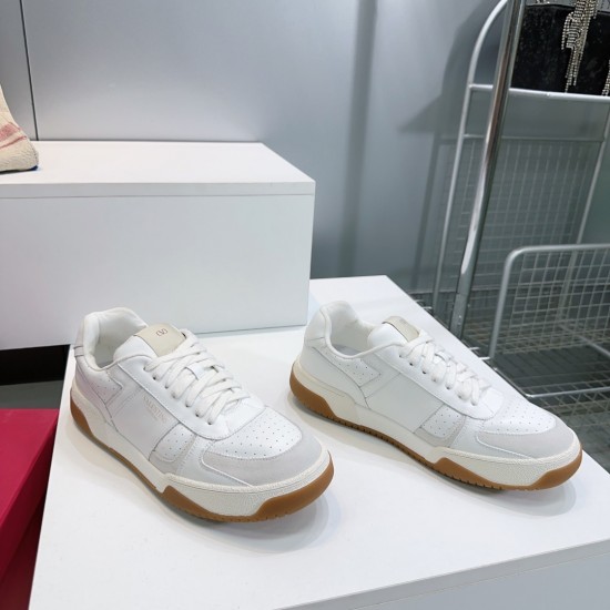 Valentino Shoes Top Quality
Women size 35-41
Men size 39-45