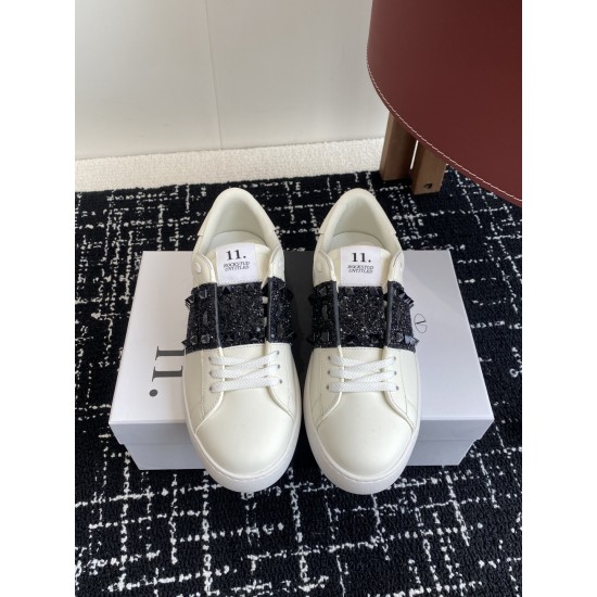Valentino Shoes Top Quality
Women size 35-41
Men size 39-45