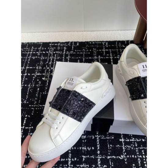 Valentino Shoes Top Quality
Women size 35-41
Men size 39-45