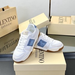 Valentino Shoes Top Quality
Women size 35-41
Men size 39-45