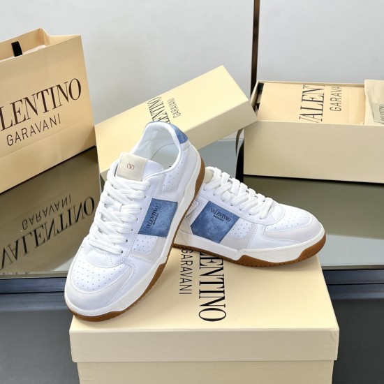 Valentino Shoes Top Quality
Women size 35-41
Men size 39-45
