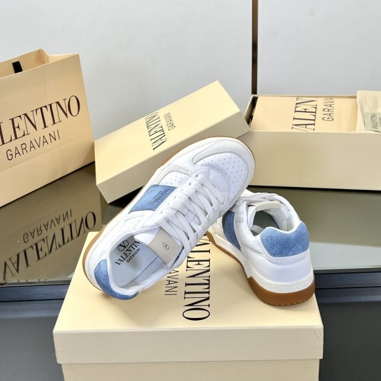 Valentino Shoes Top Quality
Women size 35-41
Men size 39-45