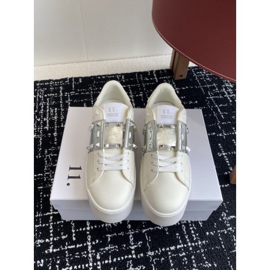 Valentino Shoes Top Quality
Women size 35-41
Men size 39-45