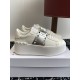 Valentino Shoes Top Quality
Women size 35-41
Men size 39-45