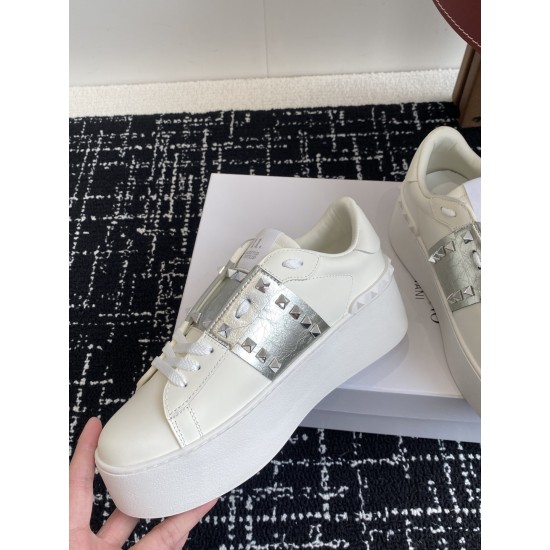 Valentino Shoes Top Quality
Women size 35-41
Men size 39-45