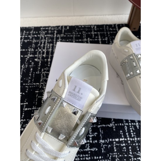 Valentino Shoes Top Quality
Women size 35-41
Men size 39-45