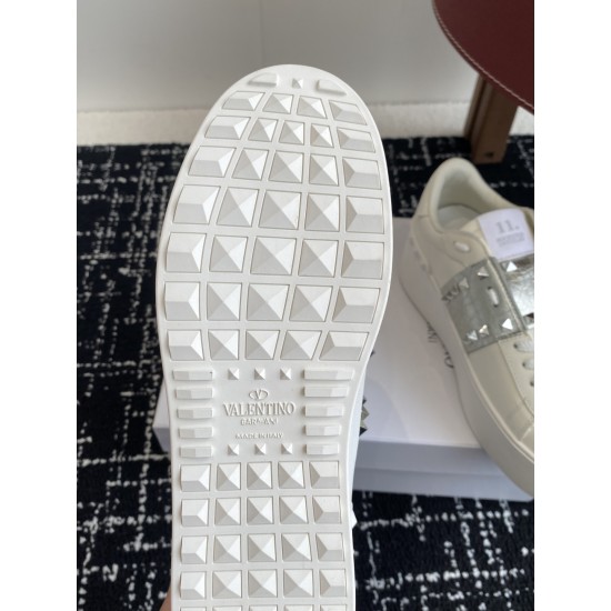 Valentino Shoes Top Quality
Women size 35-41
Men size 39-45
